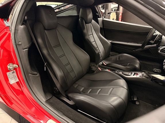 Ferrari 458 Italia 29 of 30