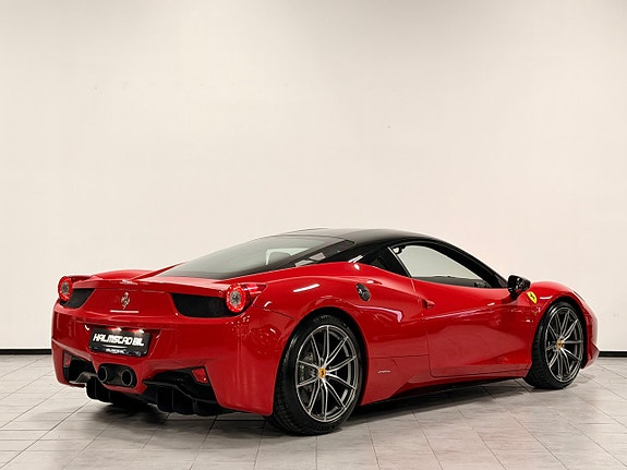Ferrari 458 Italia 16 of 30