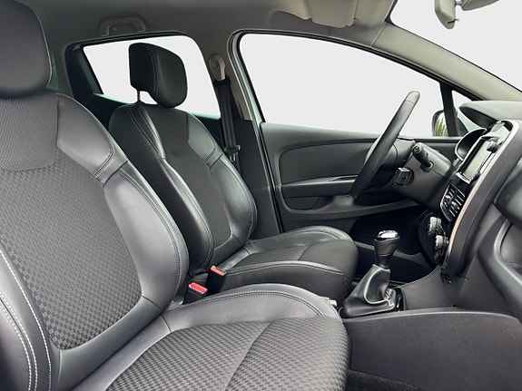 Renault Clio 8 of 13