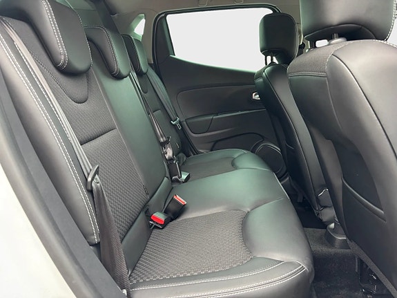 Renault Clio 9 of 13