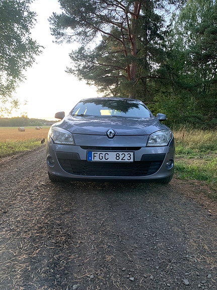 Renault Megane III 2 of 6