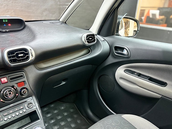 Citroen C3 Picasso 16 of 17