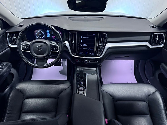Volvo V60 11 of 28