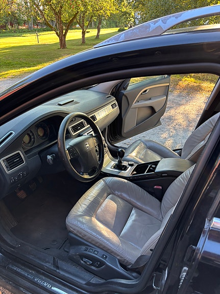 Volvo V70 4 of 7