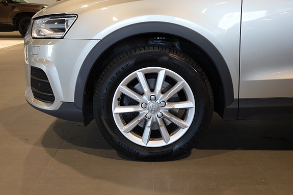 Audi Q3 7 of 25