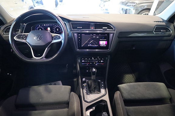 Volkswagen Tiguan 18 of 30