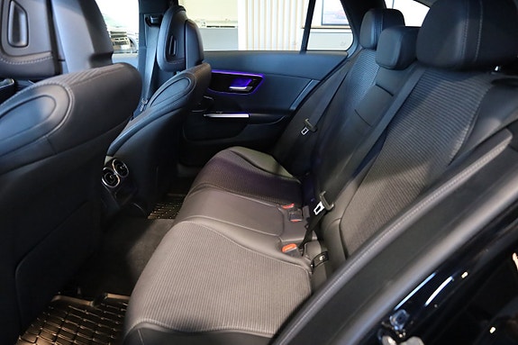 Mercedes-Benz C300 14 of 29