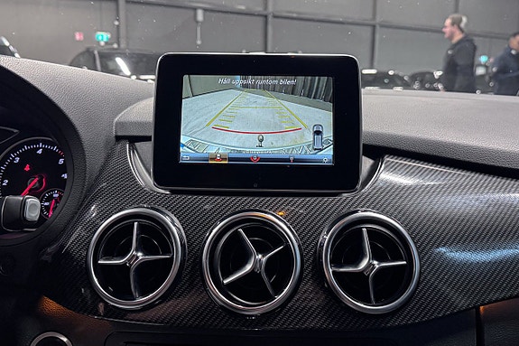 Mercedes-Benz B180 d 14 of 15