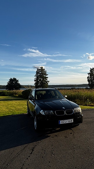 BMW X3 2 of 11