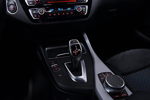BMW M140i 14 of 21