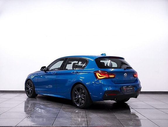 BMW M140i 4 of 21