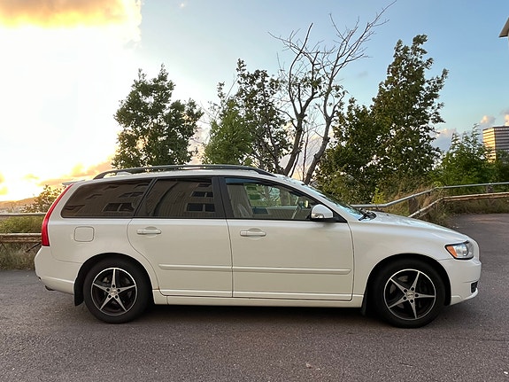 Volvo V50 3 of 13