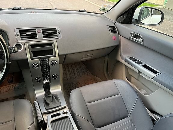 Volvo V50 11 of 13