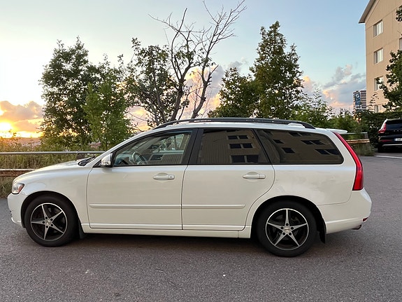 Volvo V50 4 of 13