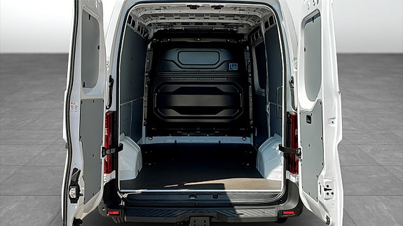 Renault Master 10 of 12