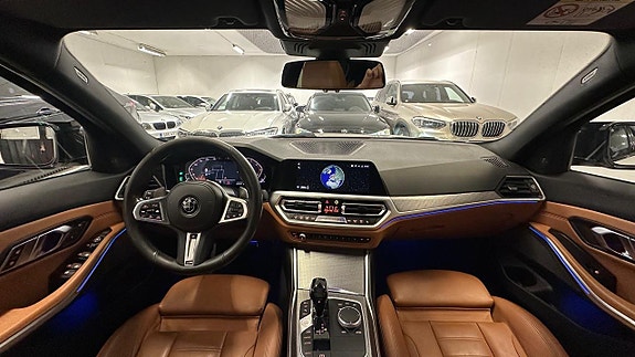 BMW 330i 19 of 30