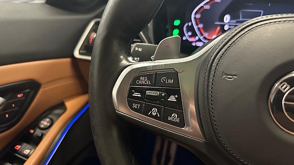 BMW 330i 21 of 30