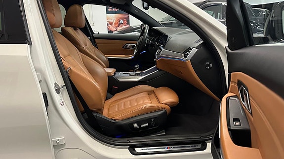 BMW 330i 15 of 30