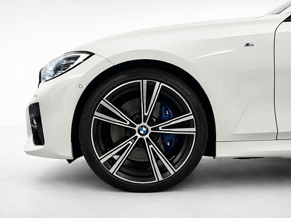 BMW 330i 3 of 30