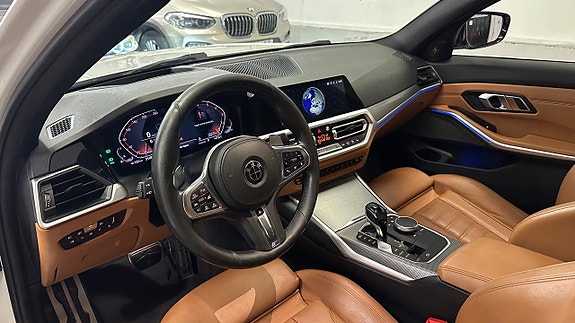 BMW 330i 10 of 30