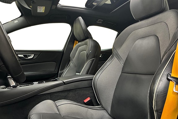 Volvo S60 13 of 29