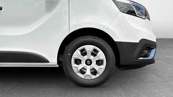 Renault Trafic 9 of 12