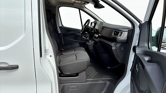 Renault Trafic 3 of 12