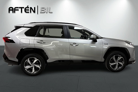 Toyota RAV4 7 of 28
