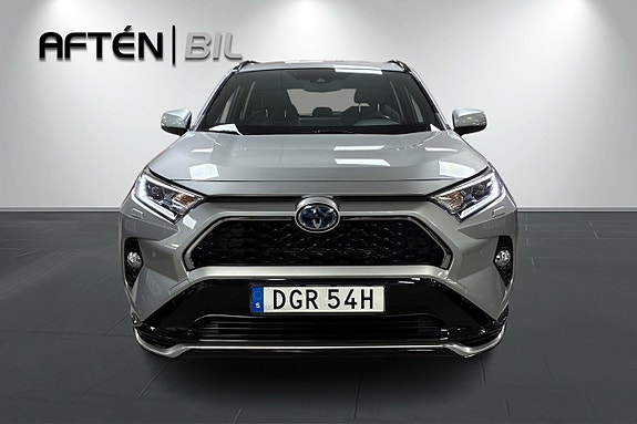 Toyota RAV4 3 of 28