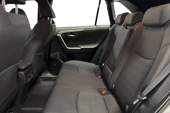 Toyota RAV4 16 of 28