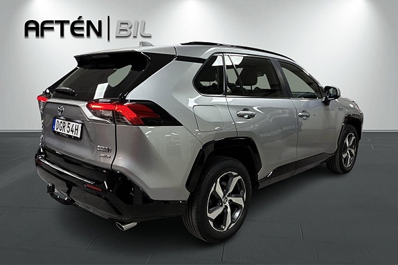 Toyota RAV4 10 of 28