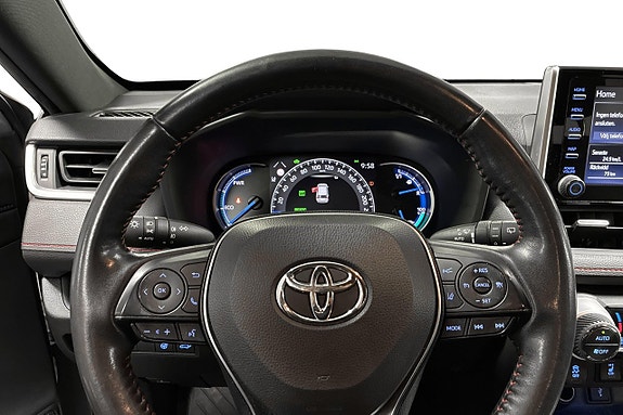 Toyota RAV4 12 of 28