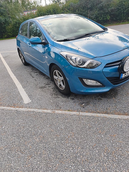 Hyundai i30 2 of 7