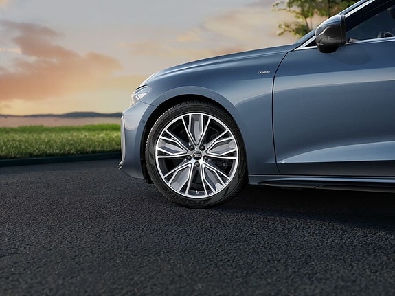 Audi A5 4 of 11