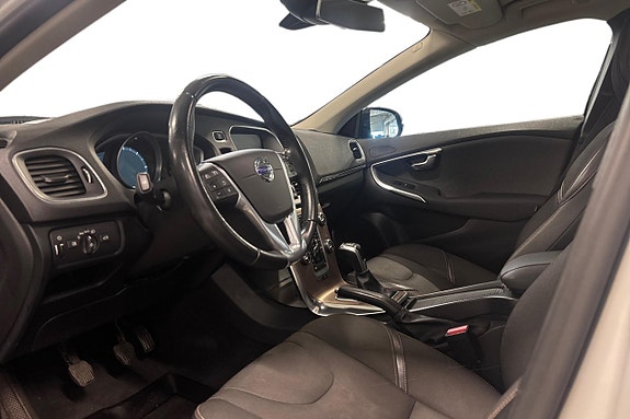 Volvo V40 Cross Country 13 of 26