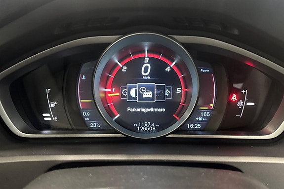 Volvo V40 Cross Country 18 of 26