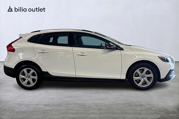 Volvo V40 Cross Country 5 of 26