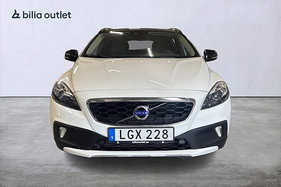 Volvo V40 Cross Country 3 of 26