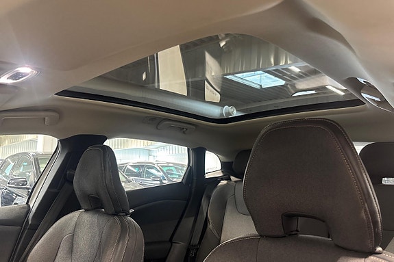 Volvo V40 Cross Country 19 of 26