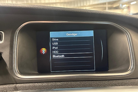 Volvo V40 Cross Country 22 of 26