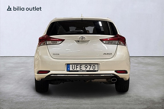 Toyota Auris 7 of 25