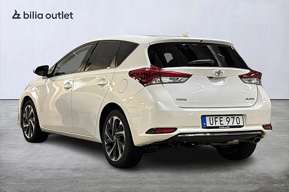 Toyota Auris 8 of 25