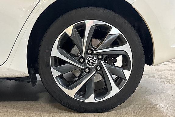 Toyota Auris 11 of 25