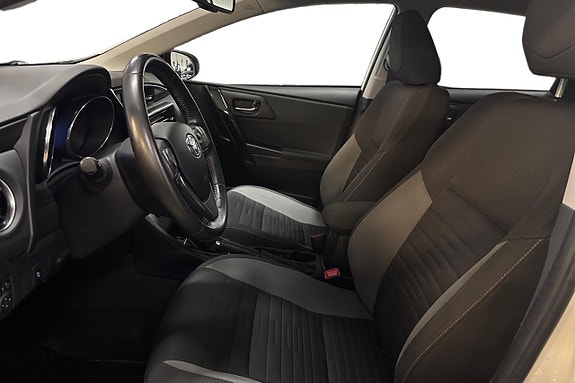 Toyota Auris 13 of 25