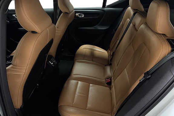 Volvo XC40 14 of 30