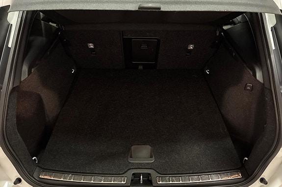 Volvo XC40 10 of 30