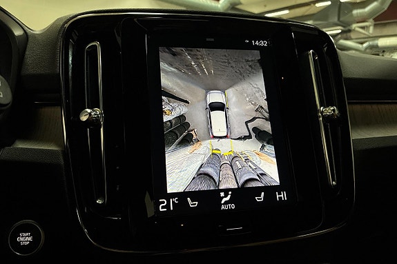 Volvo XC40 19 of 30