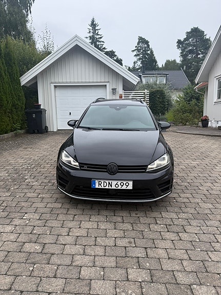 Volkswagen Golf VII 2 of 9