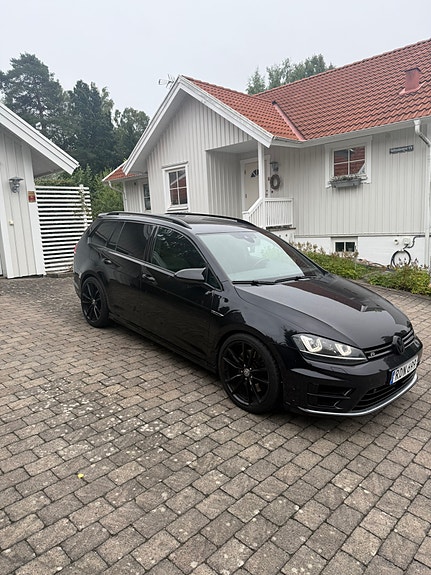 Volkswagen Golf VII 3 of 9