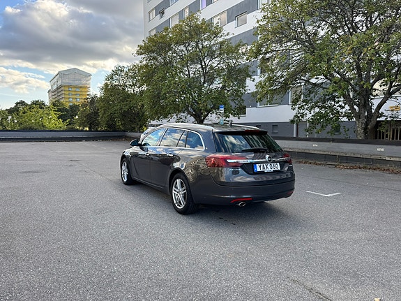 Opel Insignia 2 of 8